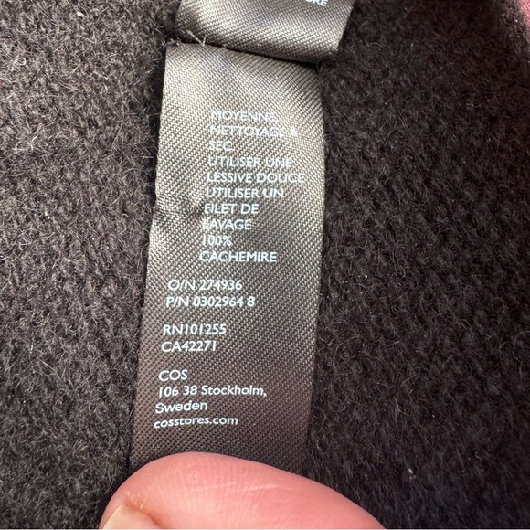 COS 100% Cashmere Beanie Hat | Black | One Size | Luxe & Minimal - Picture 3 of 4